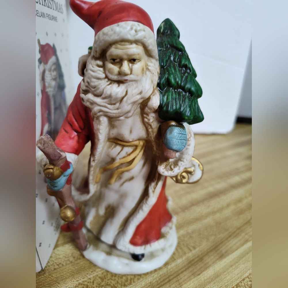 Traditions Father Christmas" Vtg  7¼" porcelain figurine, Item #23457 Boxed EUC